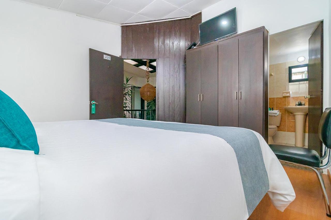 Bed and Breakfast Ayenda 1080 Bogota Alpes Castellana Екстер'єр фото